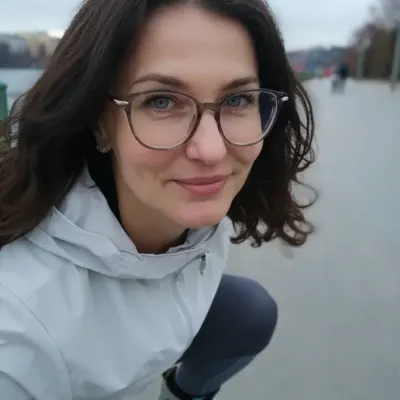 Илона, 42